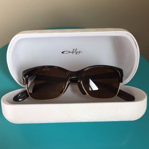 NWOT Oakley polarized sunglasses